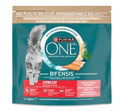Корм для дорослих котів сухий Purina ONE Sterilcat з лососем 1,4 кг